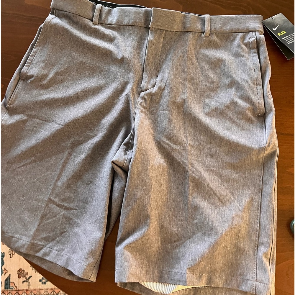 Nike flex men’s golf shorts- charcoal grey